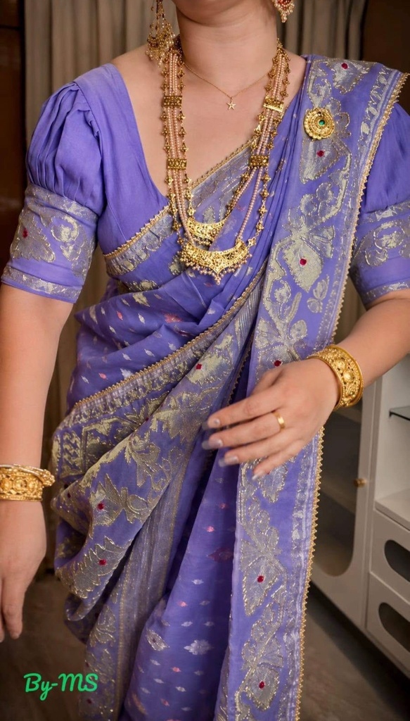 A beautiful handloom jamdani saree with hand katdana work